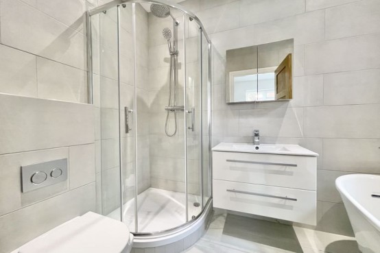 Images for The Green Claygate EAID:MatthewPierce BID:Matthew Pierce