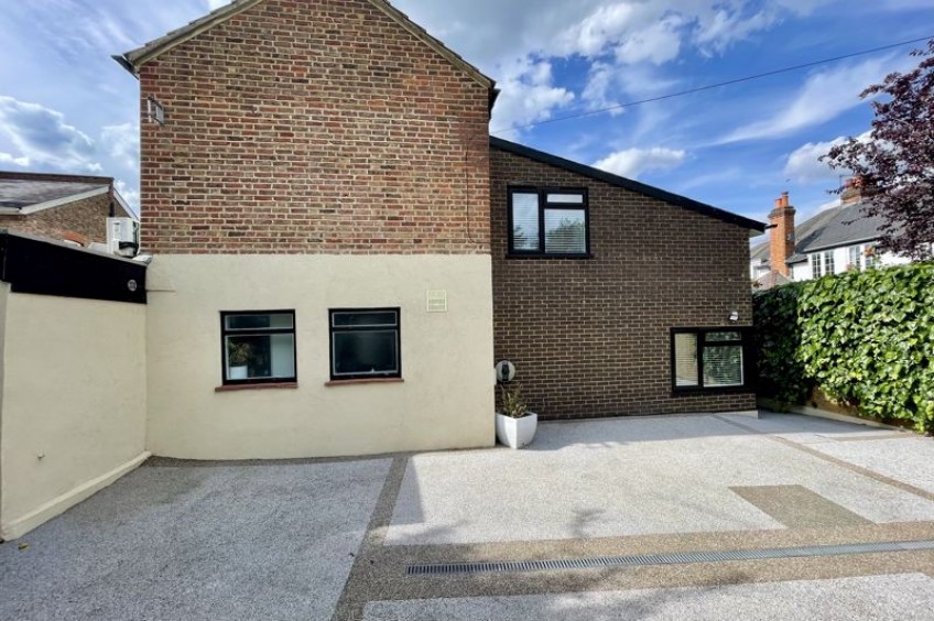 Images for The Green Claygate