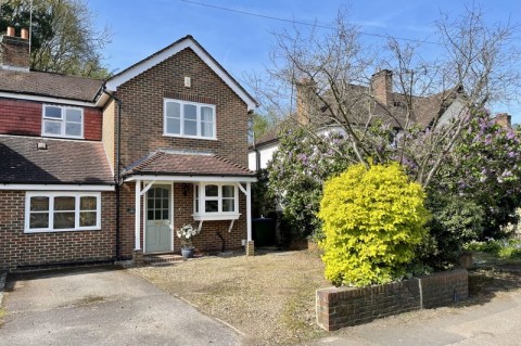 Common Road, Claygate