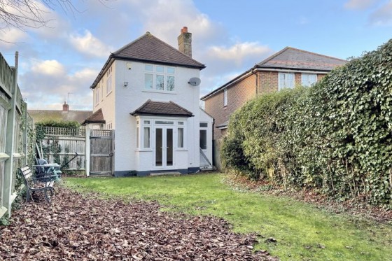 View Full Details for Cornwall Avenue, Claygate