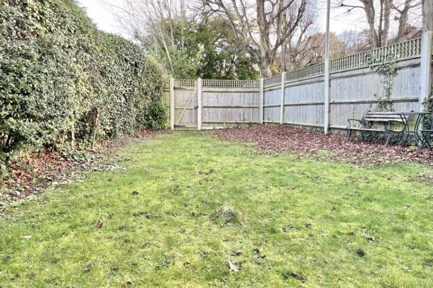 Images for Cornwall Avenue, Claygate