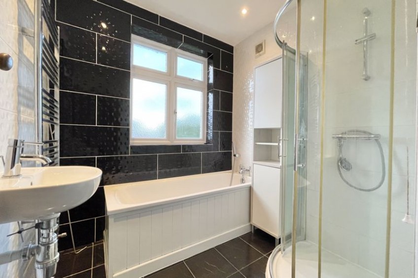 Images for Cornwall Avenue, Claygate