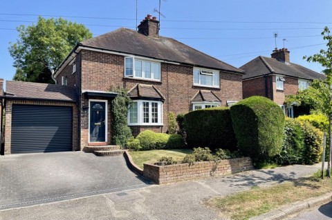 Simmil Road, Esher - EAID:MatthewPierce, BID:Matthew Pierce