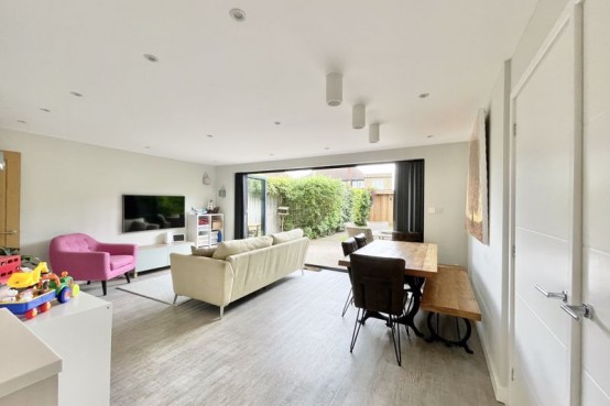 Images for Cedarcroft Road Chessington EAID:MatthewPierce BID:Matthew Pierce