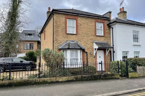 High Steet, Claygate - EAID:MatthewPierce, BID:Matthew Pierce