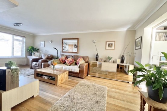 Images for Foxwarren, Esher EAID:MatthewPierce BID:Matthew Pierce