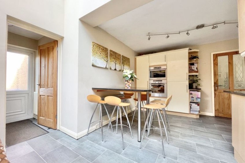 Images for Foxwarren, Esher