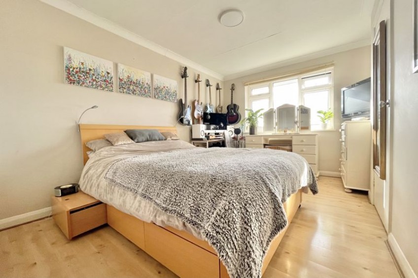 Images for Foxwarren, Esher