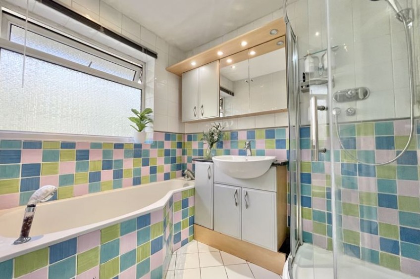 Images for Foxwarren, Esher
