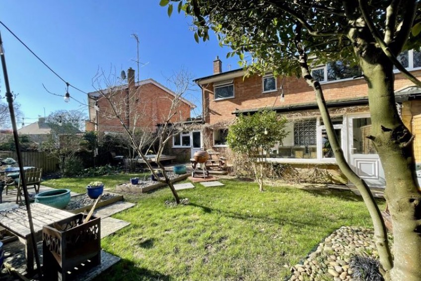 Images for Foxwarren, Esher