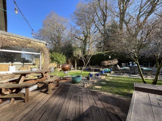 Images for Foxwarren, Esher EAID:MatthewPierce BID:Matthew Pierce