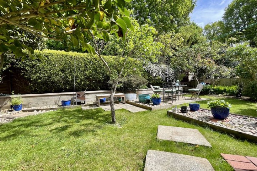 Images for Foxwarren, Esher