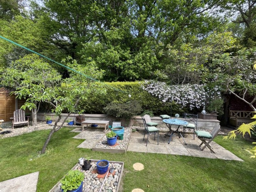 Images for Foxwarren, Esher
