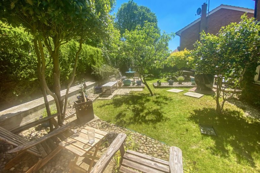Images for Foxwarren, Esher