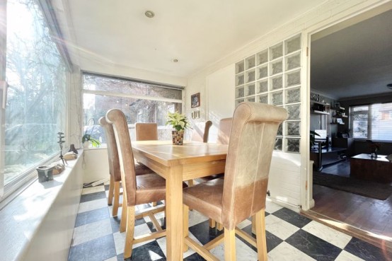 Images for Foxwarren, Esher EAID:MatthewPierce BID:Matthew Pierce
