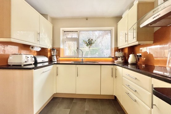 Images for Foxwarren, Esher EAID:MatthewPierce BID:Matthew Pierce