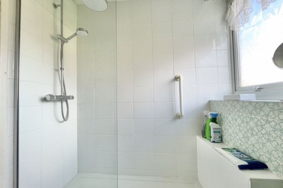 Images for Raymond Way, Esher EAID:MatthewPierce BID:Matthew Pierce