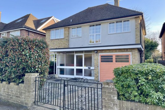 View Full Details for Hermitage Close, Esher