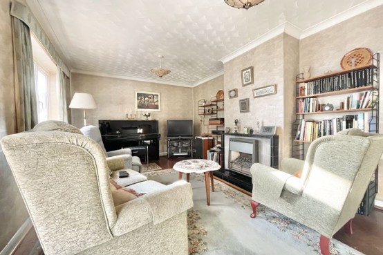Images for Hermitage Close, Esher EAID:MatthewPierce BID:Matthew Pierce