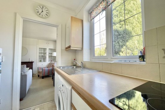 Images for Albany Crescent, Esher EAID:MatthewPierce BID:Matthew Pierce