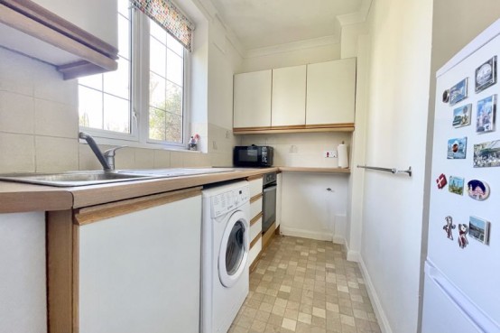 Images for Albany Crescent, Esher EAID:MatthewPierce BID:Matthew Pierce