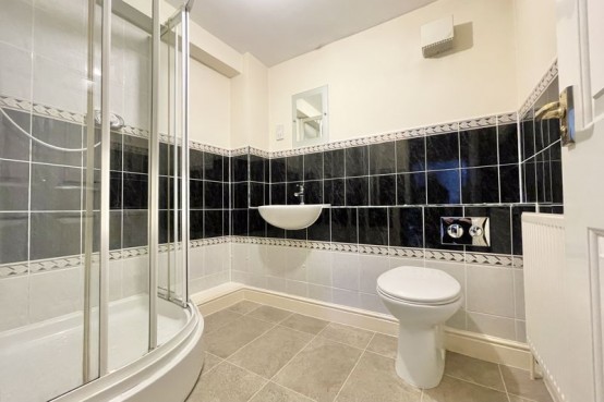 Images for Lynwood Road, Thames Ditton EAID:MatthewPierce BID:Matthew Pierce