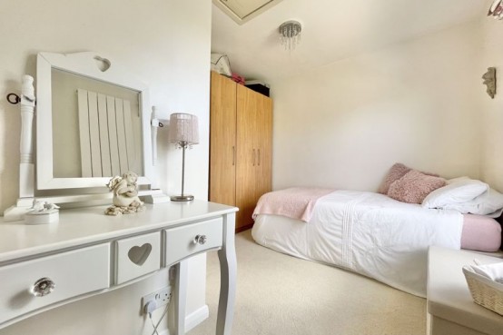 Images for Leatherhead Road, Chessington EAID:MatthewPierce BID:Matthew Pierce