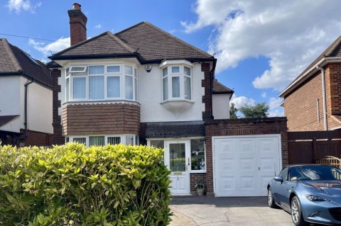 Montgomery Avenue, Esher - EAID:MatthewPierce, BID:Matthew Pierce