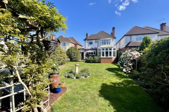 Images for Montgomery Avenue, Esher EAID:MatthewPierce BID:Matthew Pierce