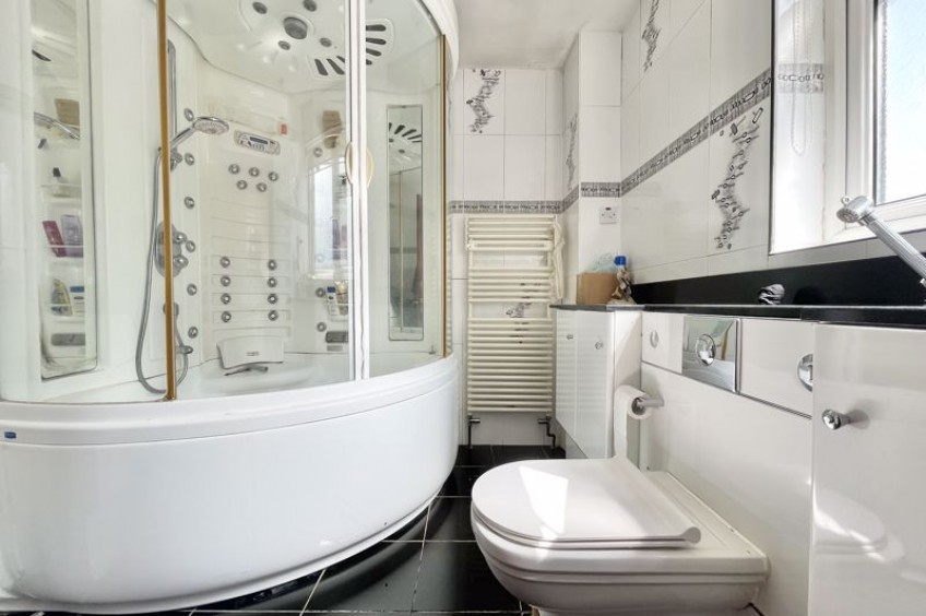 Images for High Foleys, Esher