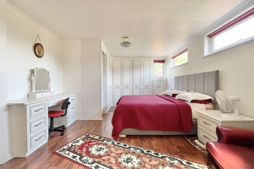 Images for High Foleys, Esher