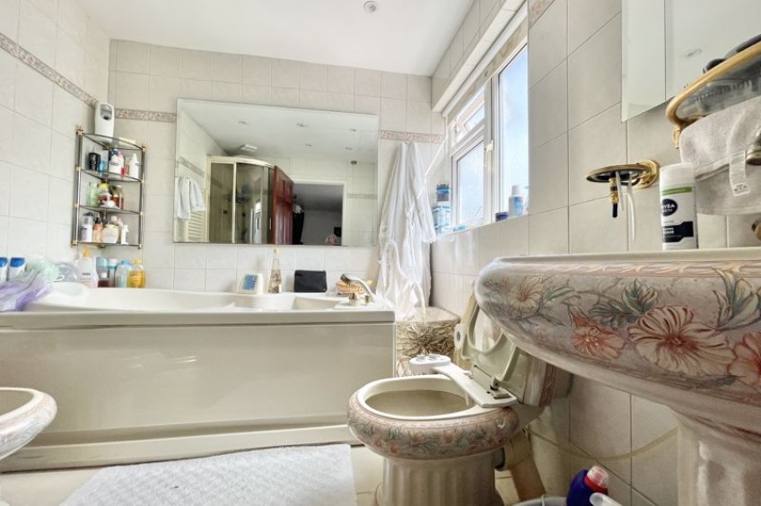 Images for High Foleys, Esher
