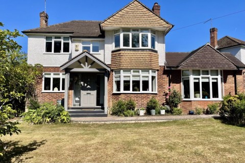 Bridle Road, Esher - EAID:MatthewPierce, BID:Matthew Pierce