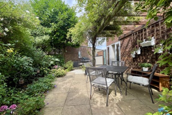 Images for The Roundway Claygate Surrey EAID:MatthewPierce BID:Matthew Pierce