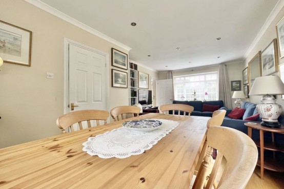 Images for The Roundway Claygate Surrey EAID:MatthewPierce BID:Matthew Pierce