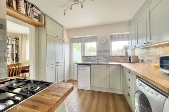 Images for The Roundway Claygate Surrey EAID:MatthewPierce BID:Matthew Pierce