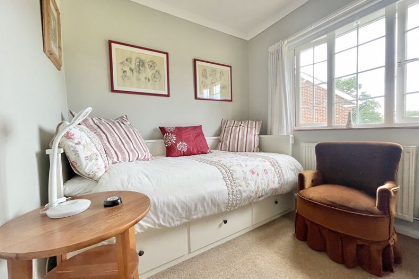 Images for The Roundway Claygate Surrey