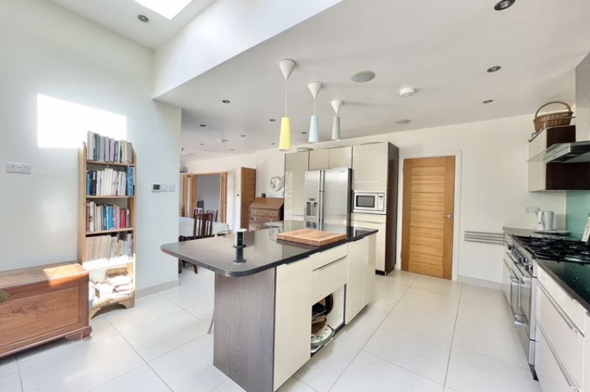 Images for Harefield, Esher