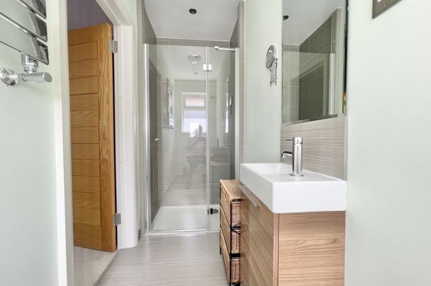 Images for Harefield, Esher