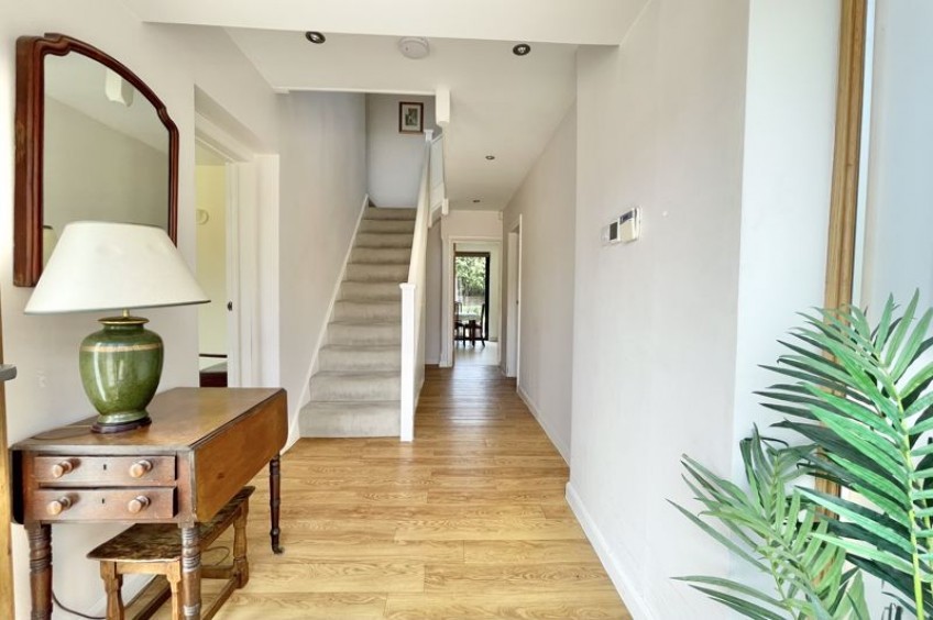 Images for Harefield, Esher