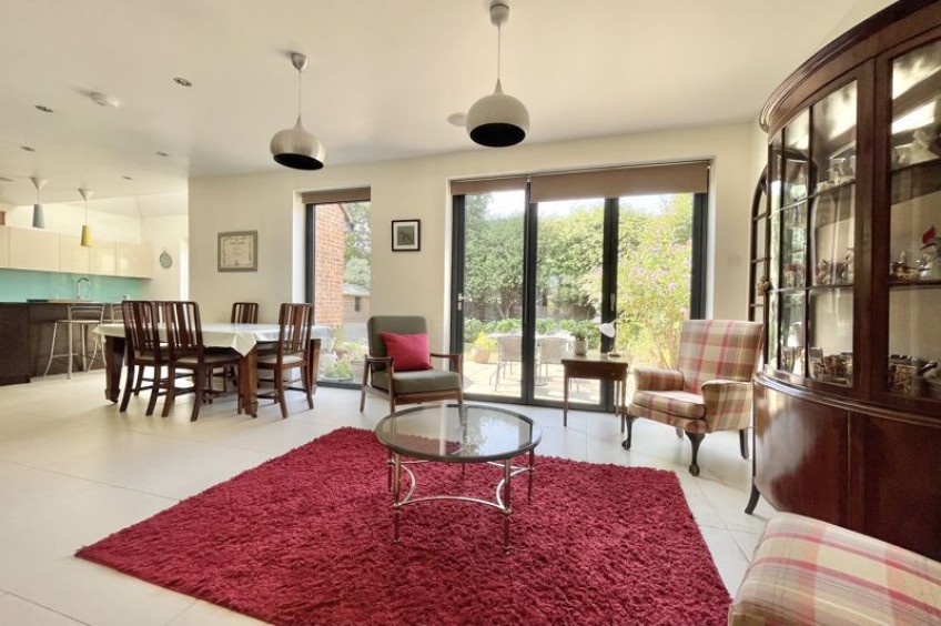 Images for Harefield, Esher