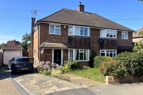 Langbourne Way, Esher - EAID:MatthewPierce, BID:Matthew Pierce