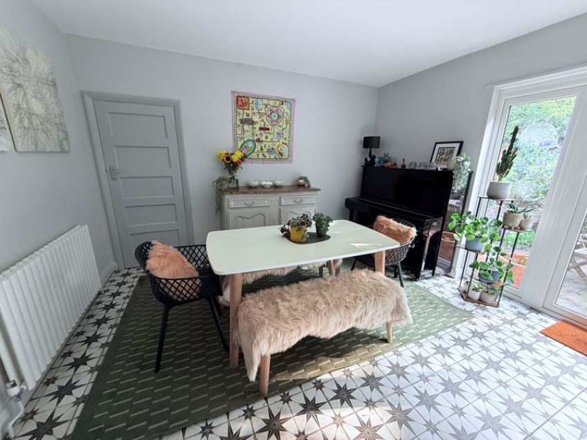 Images for Hinchley Close, Esher