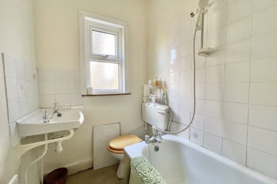 Images for The Parade,Claygate Surrey EAID:MatthewPierce BID:Matthew Pierce