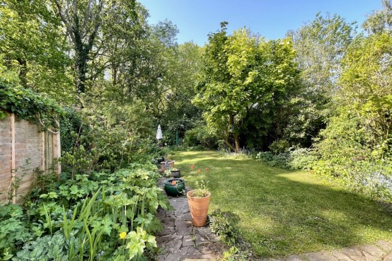 Images for Common Road, Claygate EAID:MatthewPierce BID:Matthew Pierce