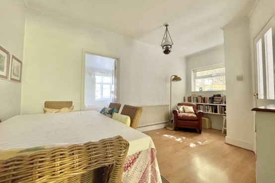 Images for Common Road, Claygate EAID:MatthewPierce BID:Matthew Pierce