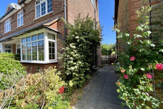 Images for Common Road, Claygate EAID:MatthewPierce BID:Matthew Pierce