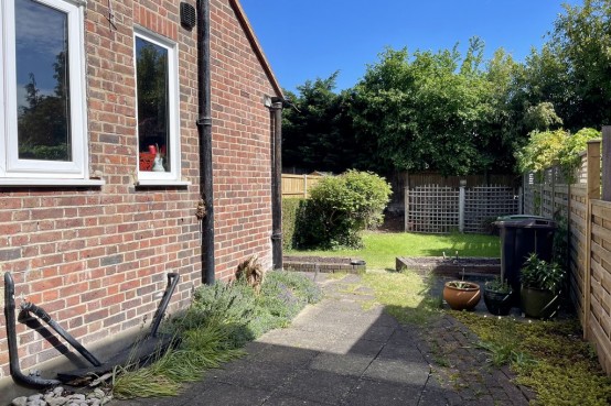 Images for Common Road, Claygate EAID:MatthewPierce BID:Matthew Pierce