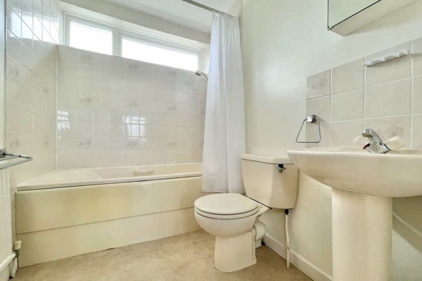 Images for Oakhill, Claygate