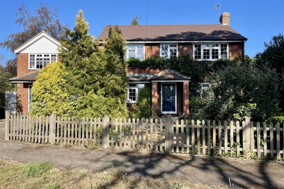 View Full Details for Trystings Close, Claygate